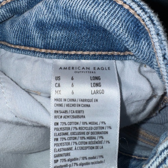 American Eagle Women's Stretch Waist Mom Jeans- light distressing - Picture 3 of 5
